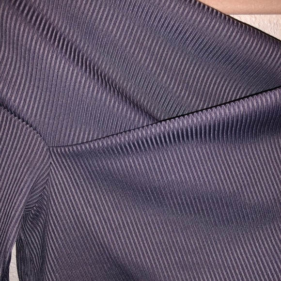 Off the shoulder - Picture 3 of 3